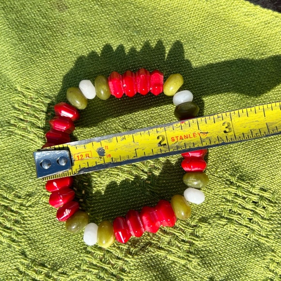jade & coral gemstone stretch bracelet - Picture 9 of 11